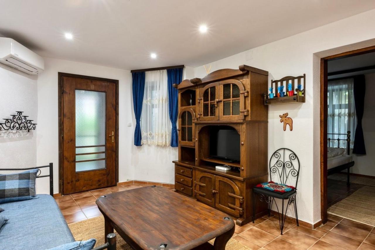 The House With The Bell/Къщата С Камбанката Veliko Tarnovo Exterior photo